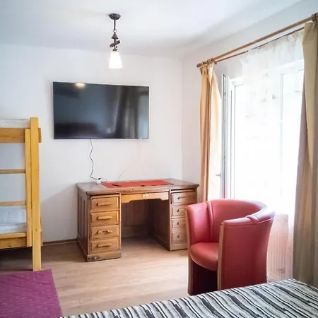 Pensiunea Amada Leresti